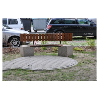 Ławka uliczna betonowo drewniana HK 442 „Kostka łukowa z oparciem”