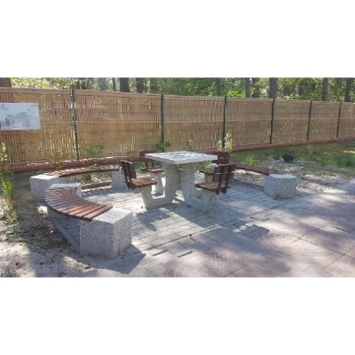 Ławka uliczna betonowo drewniana HK 430 „Kostka łukowa bez oparcia”
