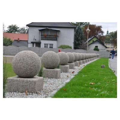 Betonowy słupek parkingowy 70cm HK 331 kula