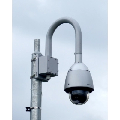 Uchwyt kamery obrotowej SNB-BOX-20 z adapterem PMA-L-20 na słupie